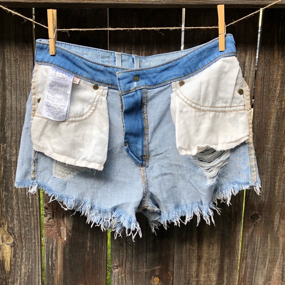 Guess Jeans - Denim Cutoff Shorts - Size 26 - Picture 5 of 8